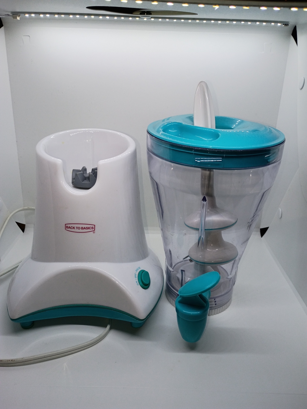 Back To Basics Teal & White Smoothie Mixer/Blender - Teal